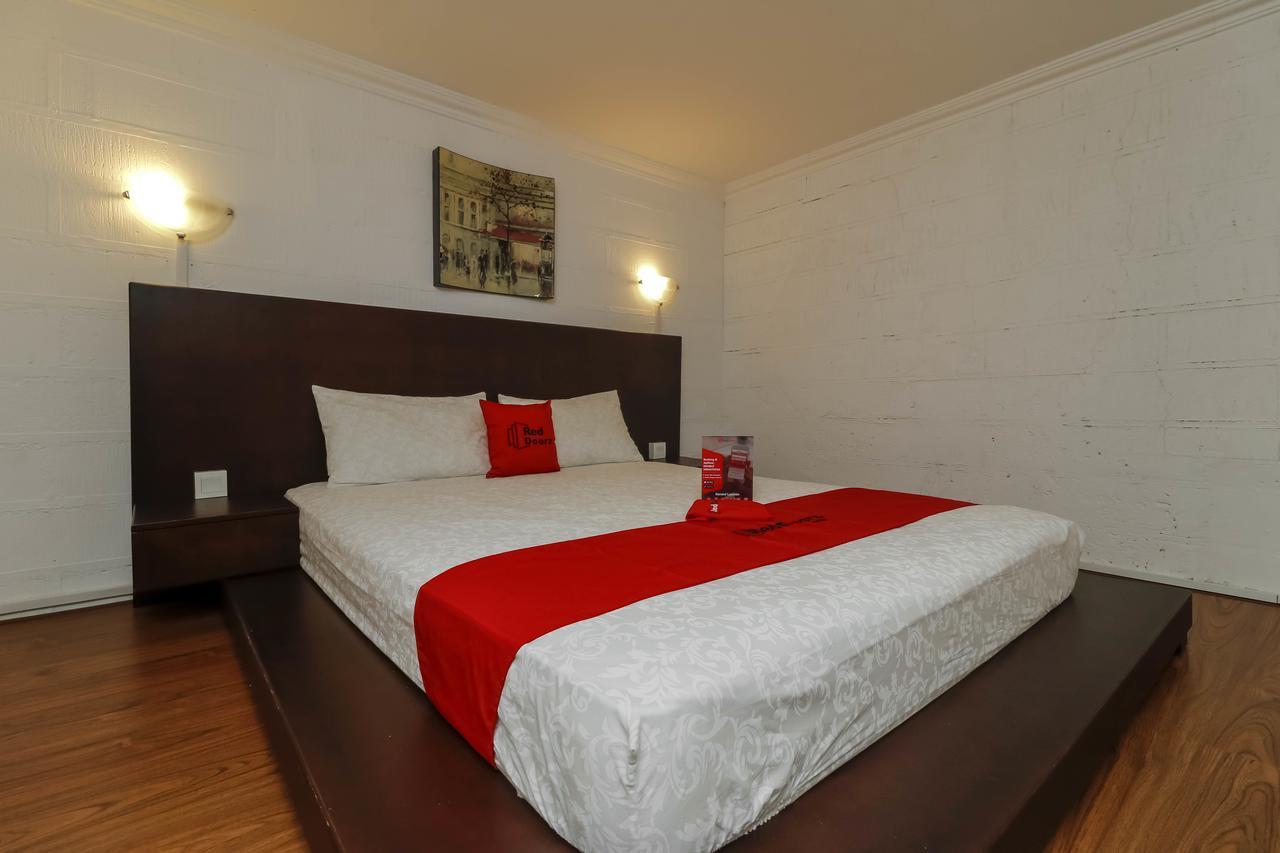 Hotel Reddoorz @ Center 2*