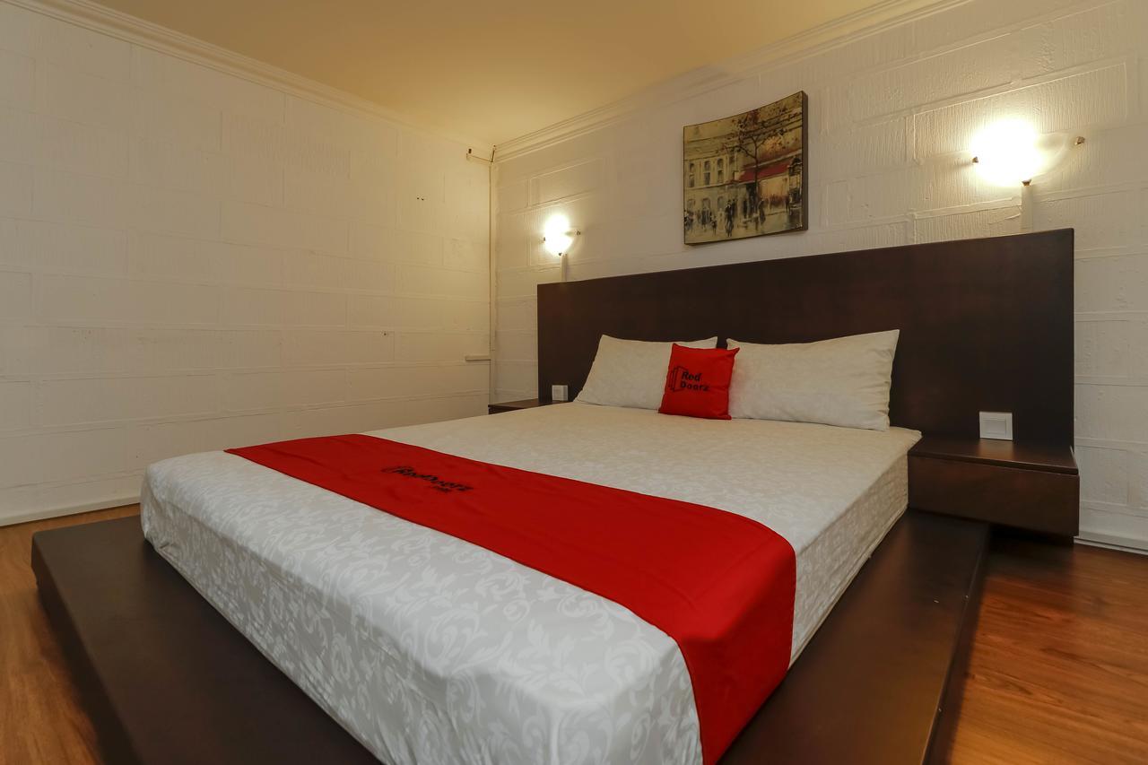 Reddoorz @ Center